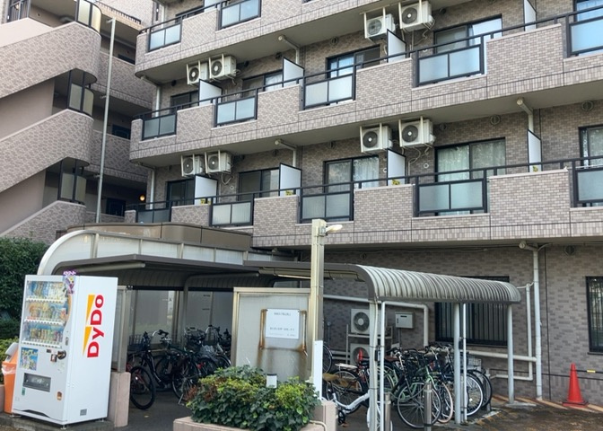 景色重視でお家選ぶをするとスーパーが遠い！学校が遠い！など生活をするうえで利便性で困ることもあります。まず一度現地を見学する際に、周辺の施設などがあるかを確認し、暮らし始めた後のことを想像しましょう。