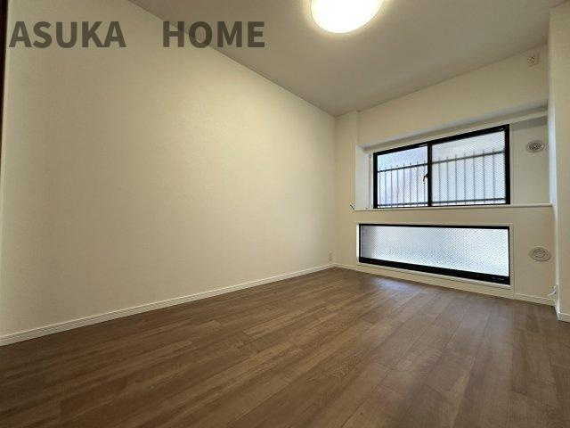 共有廊下側のお部屋です。明るさも充分あるお部屋なので、居室としての居住性にも適しているお部屋です。