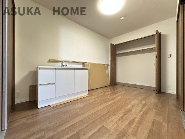 収納付きでお子様の成長に合わせた家具の配置がしやすいお部屋です。