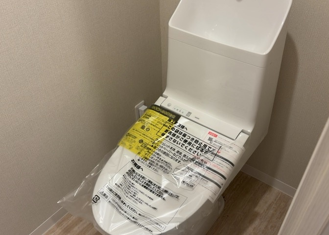 トイレは大きさや形、機能、抗菌性などが異なる多種多彩なタイプが各メーカーから出ています。それぞれに良さがあるため、事前にどういったタイプのトイレがいいのかをご家庭内で決めて、内見に行くといいでしょう。