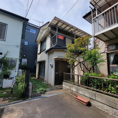 前面道路含む現地写真です