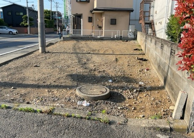 家を建てる前提で土地を探している場合、地盤の丈夫さは譲れない条件の一つです。地盤が脆弱だと追加工事が必要となります。また、過去に地盤沈下や液状化現象を起こした土地は、できるだけ避けた方がいいでしょう。