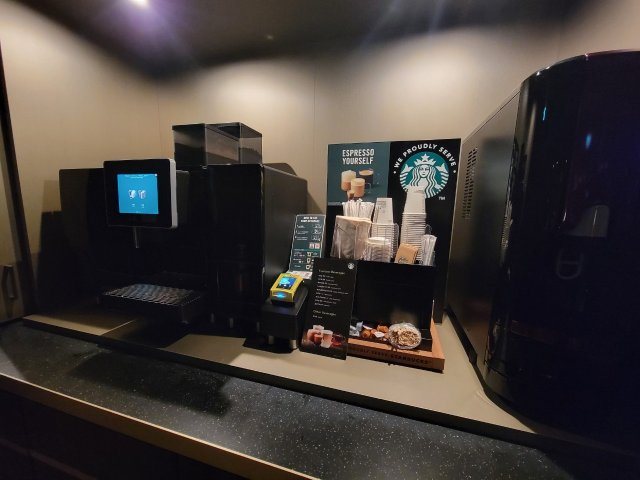 【スタバコーヒーマシン】日本で初採用！スカイラウンジでは、スターバックスのコーヒーを楽しめます☆
