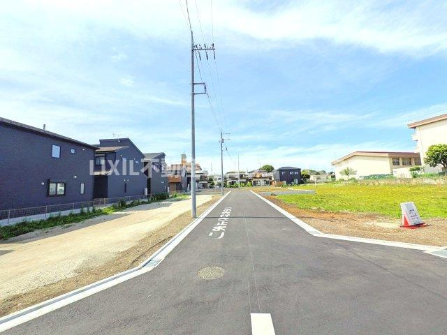 小学校・中学校が近く、子育て環境良好。小さなお子様がいる方には、安心な立地になっております。