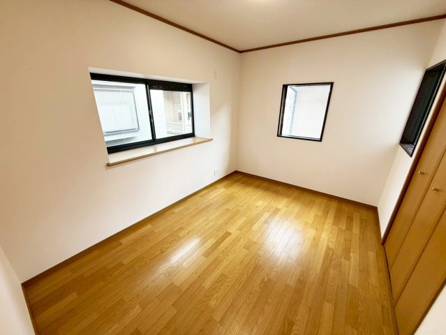 クローゼットがあるため、お部屋にはいっぱいインテリアを置くことが出来ます