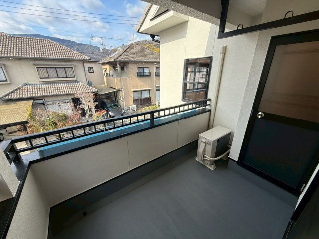広々したバルコニーは洗濯干しに助かります