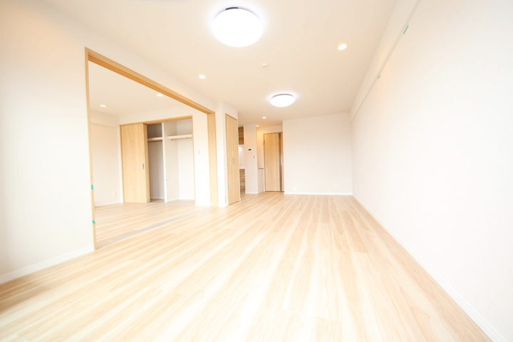 （リフォーム内容）キッチン、浴室、洗面台、トイレ、建具交換・フローリング張替え他