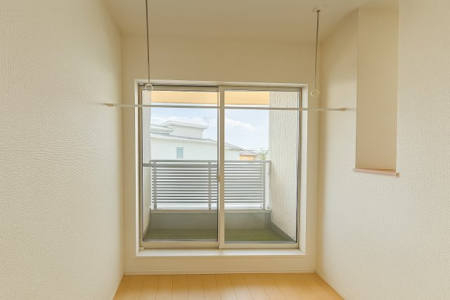 個人の部屋や寝室として使える洋室です