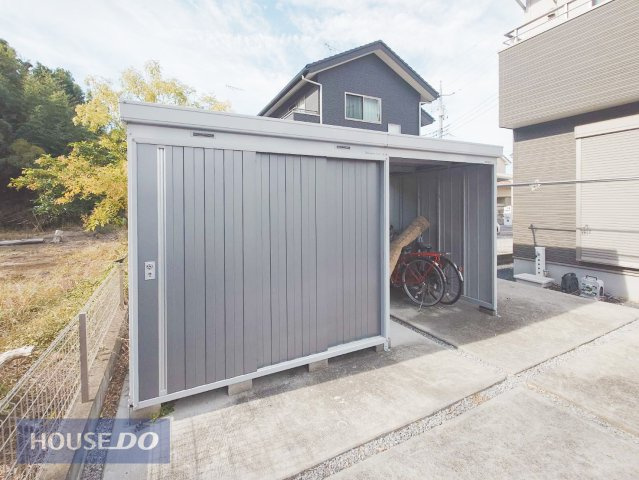 多趣味の方にお勧め！大きな物置付いてます！