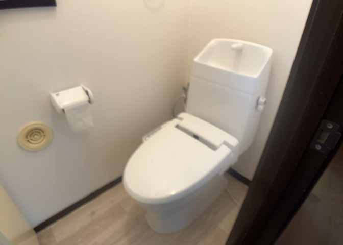 トイレは大きさや形、機能、抗菌性などが異なる多種多彩なタイプが各メーカーから出ています。それぞれに良さがあるため、事前にどういったタイプのトイレがいいのかをご家庭内で決めて、内見に行くといいでしょう。