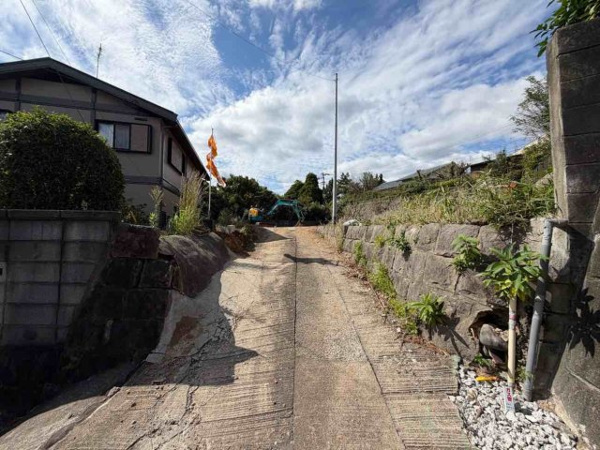 【石崎三丁目の前面道路含む現地写真】