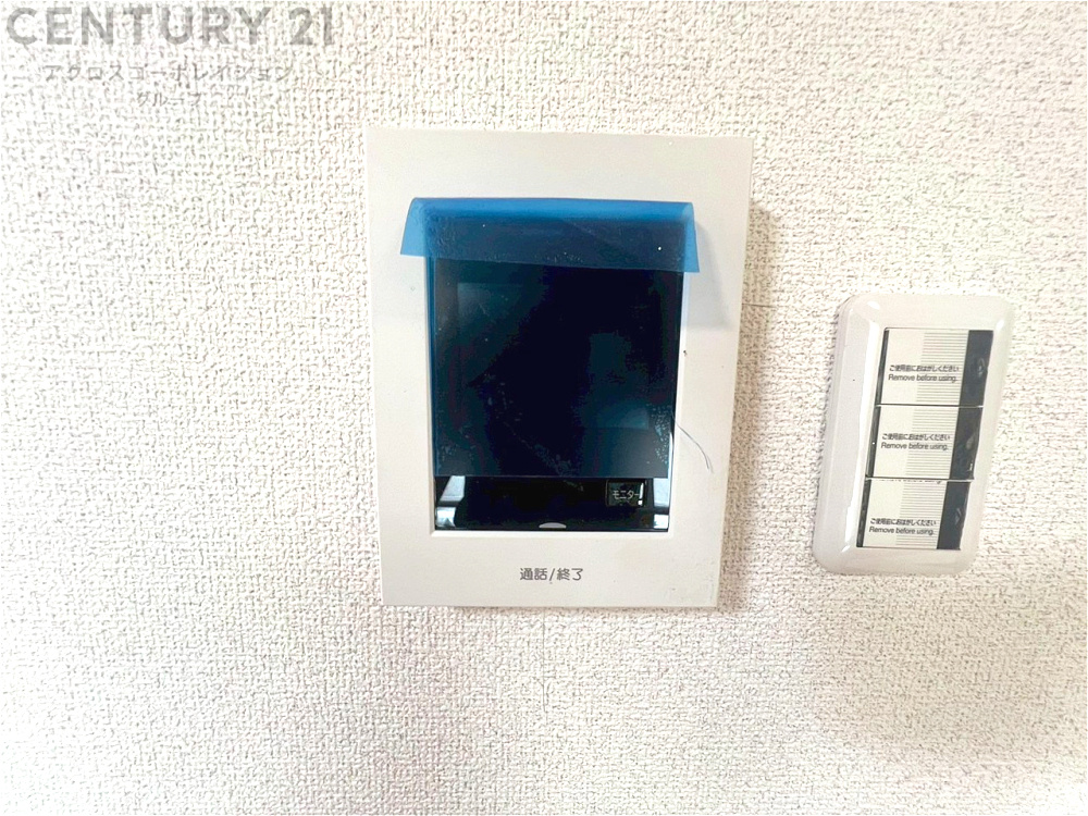 訪問者が来たときにテレビ画面で確認できるため、安心してドアを開けられます。録画機能があるものもあり、留守中に来訪者を記録しておくことができます。利便性が高く、セキュリティ面でも安心です