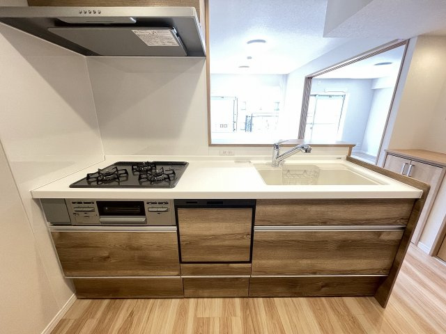食洗器付きも嬉しいポイント。家事の負担を減らして、空いた時間は家族で楽しい時間を。　