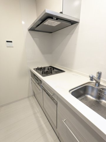 キッチンは食洗機、浄水器付きです。