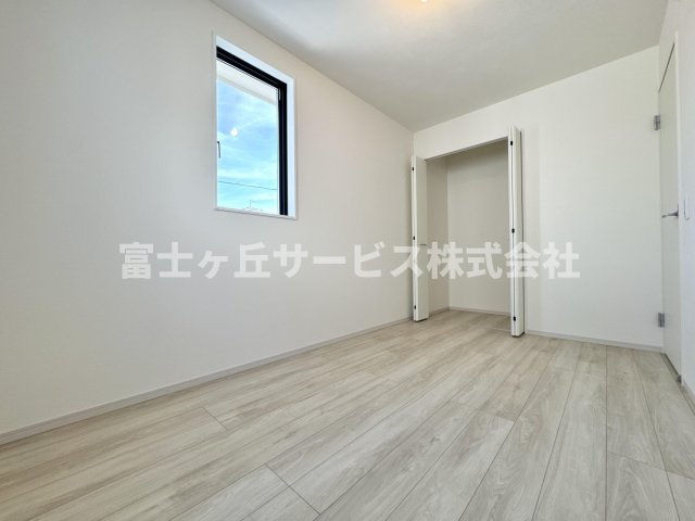 収納もある洋室です