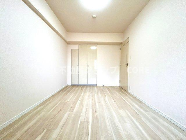 リビングで楽しく過ごした後はゆっくりくつろぐ時間を満喫できる寝室です。