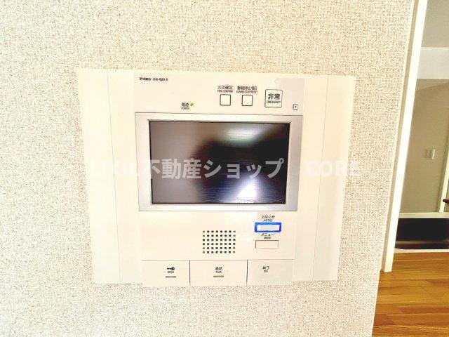 「見える安心」をカタチにしました。誰が来てもわかる様にモニター付きインターホン！