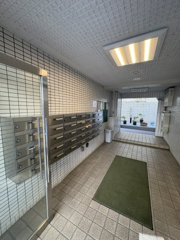 エントランス部分になります。