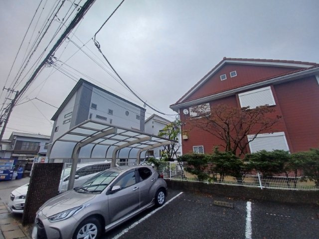 眺望を気にして物件を探す場合、前面に建物が建っていないか現地で確認しましょう！前面に建物があると景色はもちろん、日当たりや風通しにも影響が出てきます。住んだ時のことを想像しながら現地見学をしましょう。