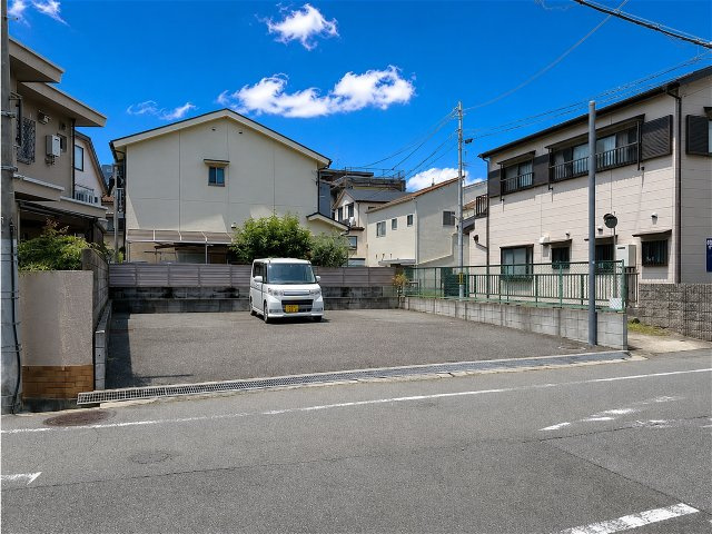 家を建てることだけではなく、ご家族が10年後、20年後も笑顔で暮らせる場所として、ぜひ一度現地をご覧いただきたい土地です。お問合せお待ちしております。