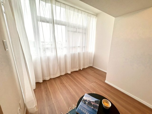 テレビや読書、趣味の時間も快適に過ごせる場所です。