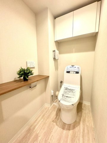 清潔感とうれしい機能性を兼ね備えた、使いやすいシャワートイレ