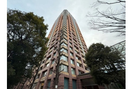 青山パークタワーの外観