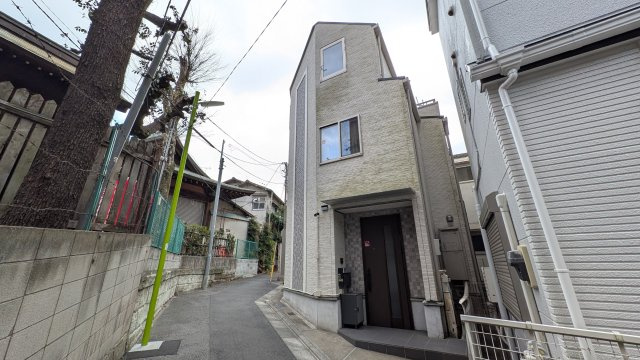 2016年12月築◎築9年の3階建て3LDK◎　小学校まで徒歩4分◎