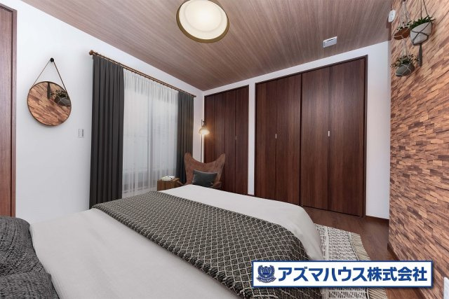 7.8帖の主寝室！南向きバルコニーに繋がるお部屋は明るく開放的な空間です。※実際の室内写真にCGで家具インテリア等を配置しております。
