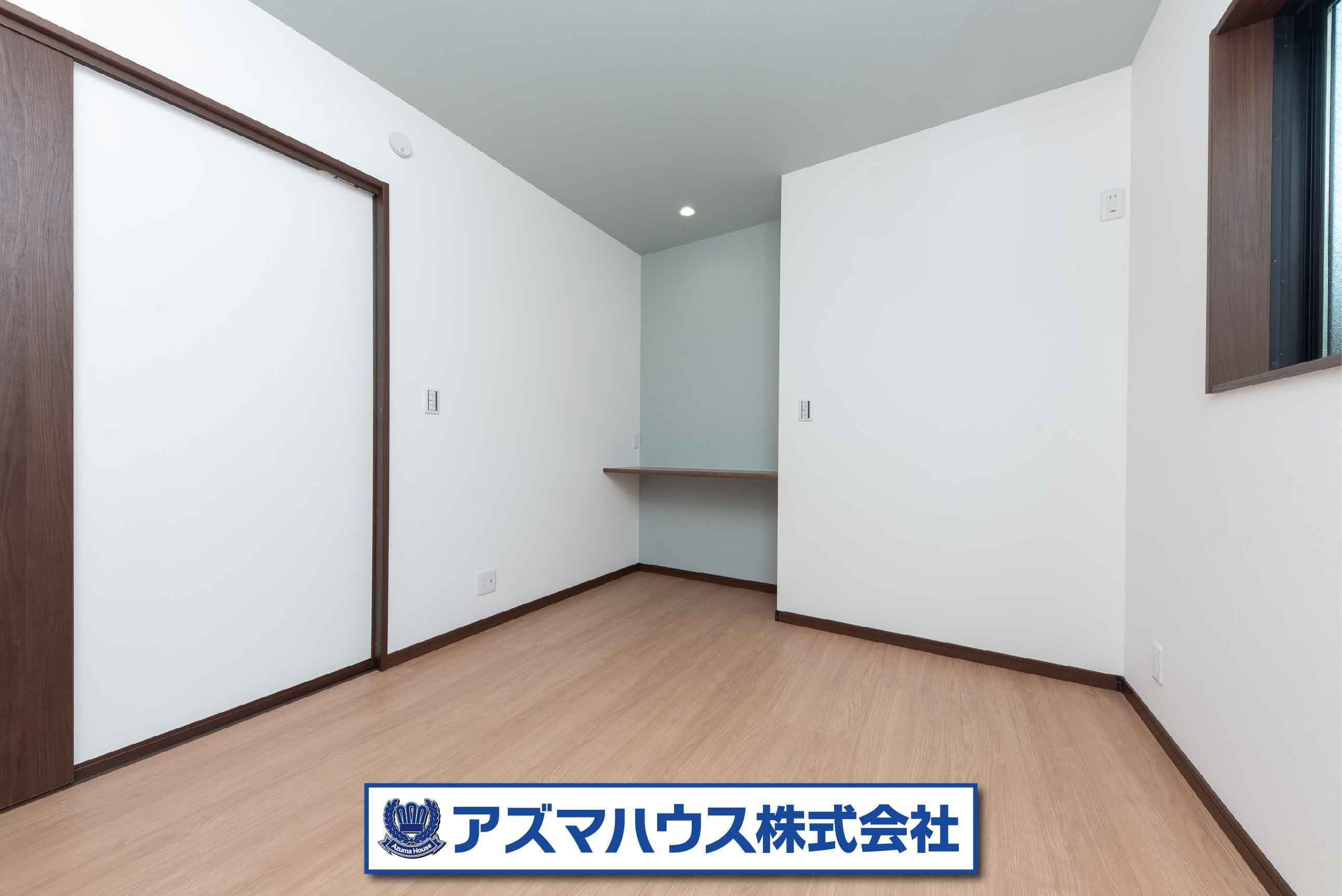 5.6帖の納戸は、書斎や趣味スペース、お子様のプレイルームなど多目的にご使用いただけます。