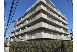 ライフプラザ六実の外観