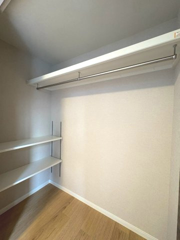 収納が豊富で、暮らしやすさに配慮した間取りです。