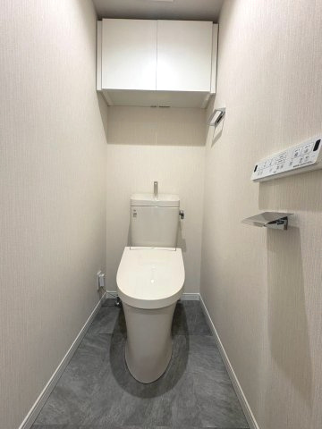 清潔感とうれしい機能性を兼ね備えた、使いやすいシャワートイレ。