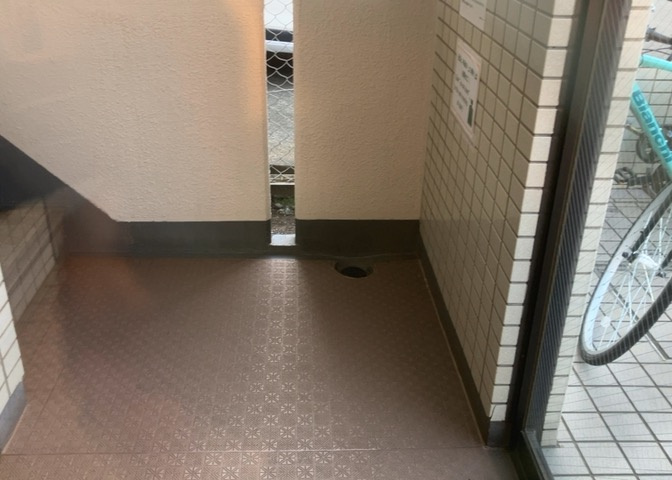 ラウンジは、マンションの共用スペースに椅子やテーブルなどを配置した利用者が寛げる空間です。屋内型ラウンジと屋外型ラウンジがあります。共用部分の管理状況と合わせて、詳細については現地でご確認ください。