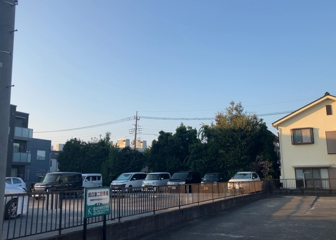 景色重視でお家選ぶをするとスーパーが遠い！学校が遠い！など生活をするうえで利便性で困ることもあります。まず一度現地を見学する際に、周辺の施設などがあるかを確認し、暮らし始めた後のことを想像しましょう。