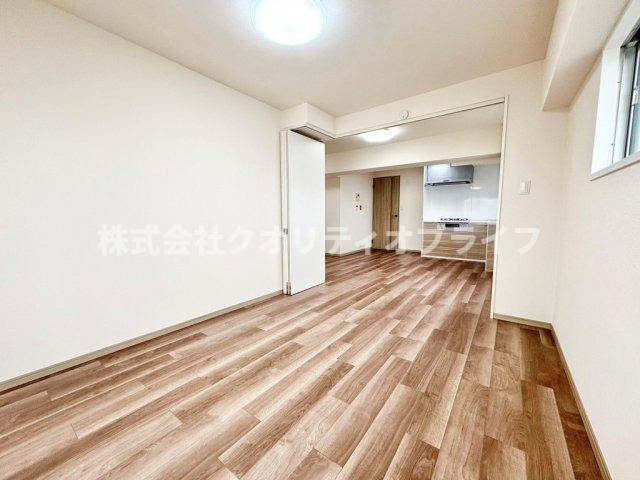 子供部屋やリモートワーク用の書斎にもぴったりな洋室。各室にしっかり収納が完備されているため、お部屋を広くスッキリと使うことができ、レイアウトの自由度も高い空間です。