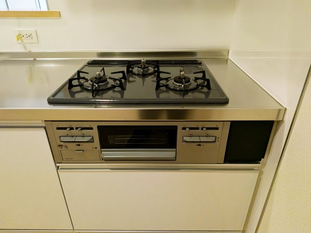 3口IHコンロ。お料理のレパートリーが増えるかも。