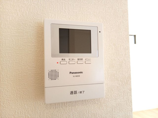 TVモニター付きインターフォンで来客をチェックできます。