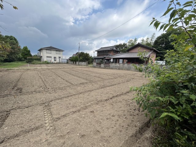 広々とした敷地約90坪！建築条件なし・お好きなハウスメーカーで建築可能です！当社無料の間取り作成も承ります！お気軽にお問い合わせください！