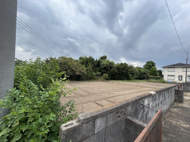 広々とした敷地約90坪！建築条件なし・お好きなハウスメーカーで建築可能です！当社無料の間取り作成も承ります！お気軽にお問い合わせください！