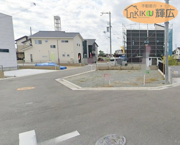 前面道路は広々としておりますので、お車の運転が苦手な方でも安心ですね。