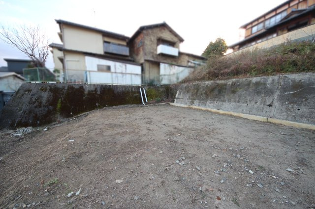 敷地中央付近から南側