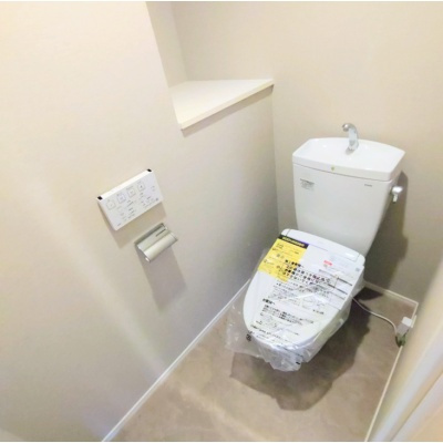 壁リモコン式のトイレもあり、操作楽々♪*
