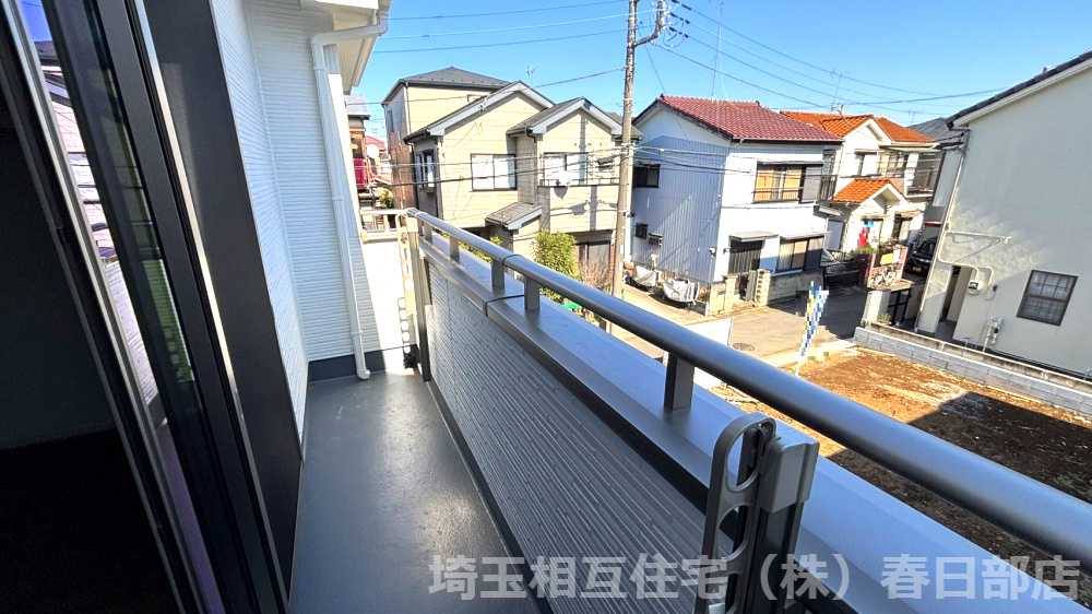 南東向きバルコニーで陽当り良好です。