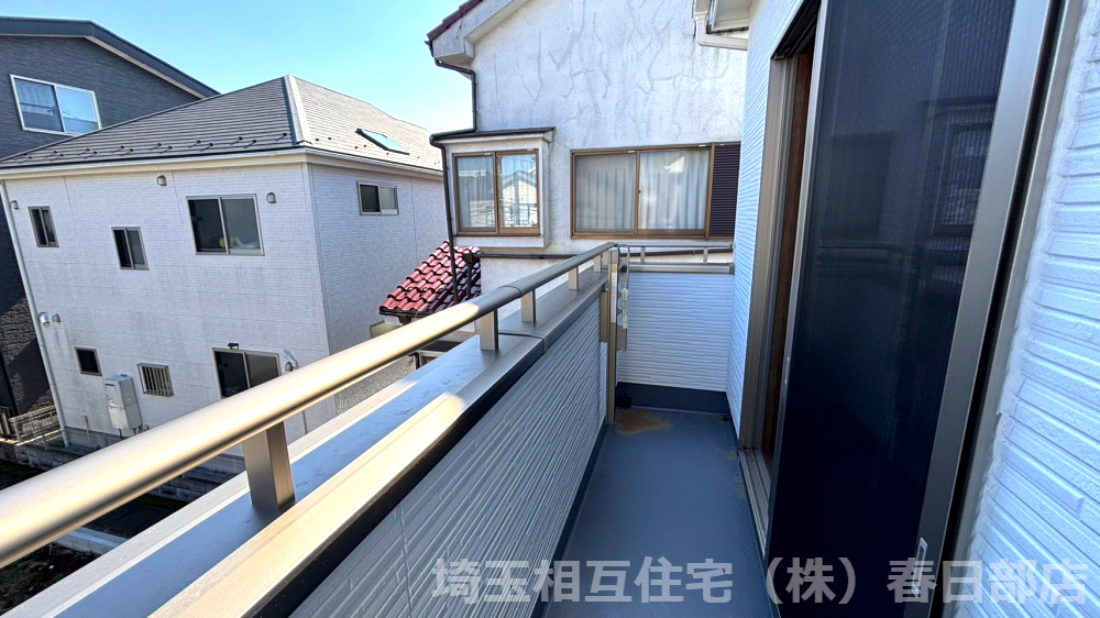 南東向きバルコニーで陽当り良好です。