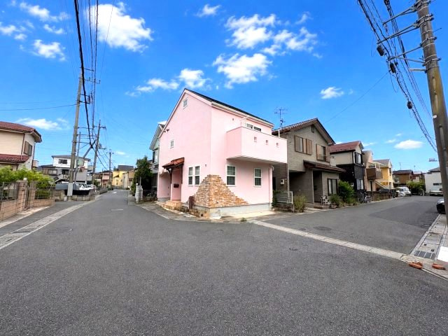 教育・商業が整った暮らしやすい住環境です。マルエツまで徒歩約7分・ドラッグストアセキまで徒歩約6分。