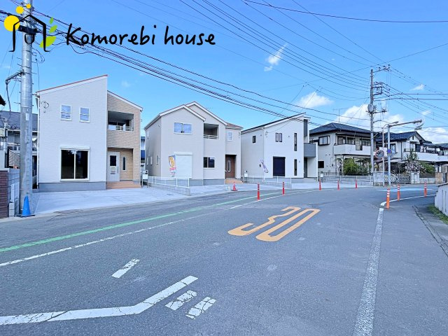 前面道路含む現地写真です