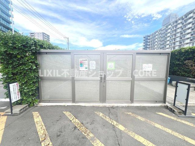 共有部分は、住民なら誰もが使える設備のこと。例えば廊下・外部階段やエントランス・ゴミ置き場などがあります。