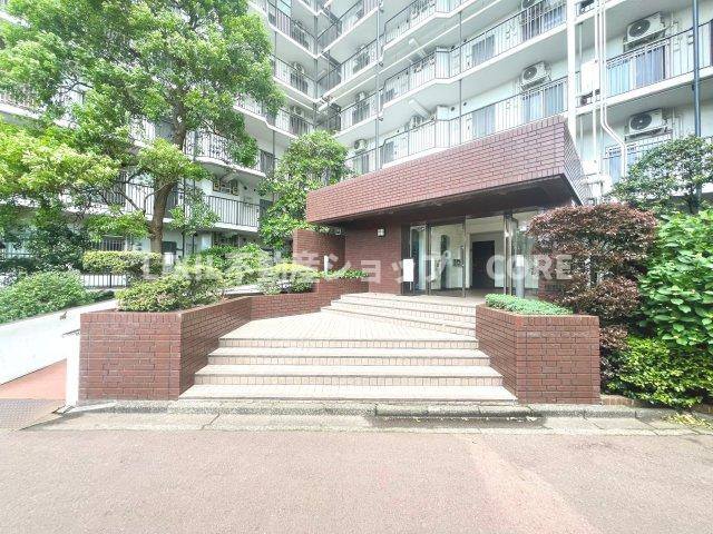 総戸数317戸の管理体制良好な大規模マンションです。ぜひ一度現地でご覧ください。