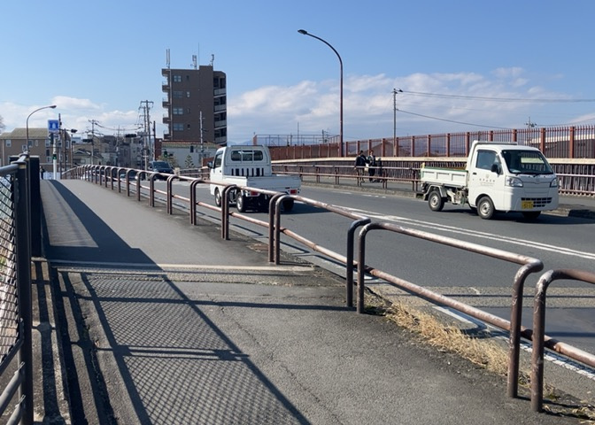 景色重視でお家選ぶをするとスーパーが遠い！学校が遠い！など生活をするうえで利便性で困ることもあります。まず一度現地を見学する際に、周辺の施設などがあるかを確認し、暮らし始めた後のことを想像しましょう。